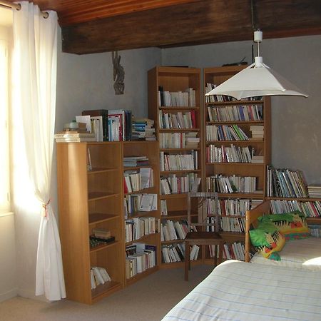 B&B "Les Remparts" Vouvant Værelse billede