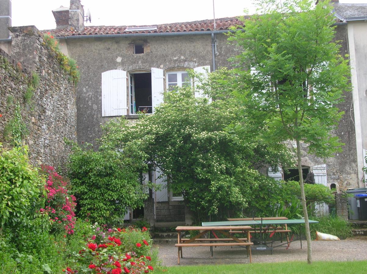 B&B "Les Remparts" Vouvant Værelse billede