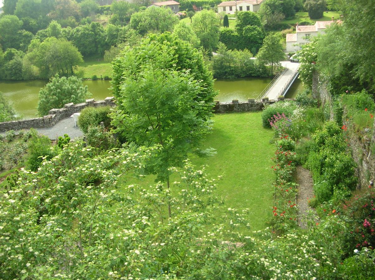 B&B "Les Remparts" Vouvant Eksteriør billede